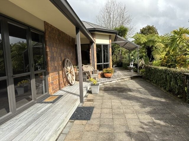 4 Keenan Road, Pyes Pa, Tauranga - Carousel 2