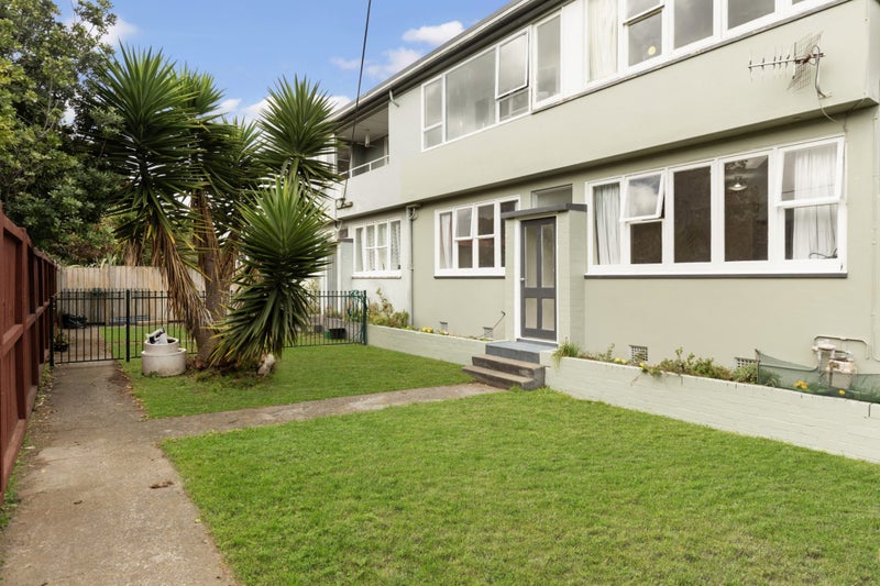 1/28 Scholefield Street, Petone, Lower Hutt - Carousel 1