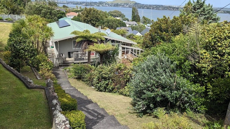 10 Viking Avenue, Hillsborough, Auckland - Carousel 1