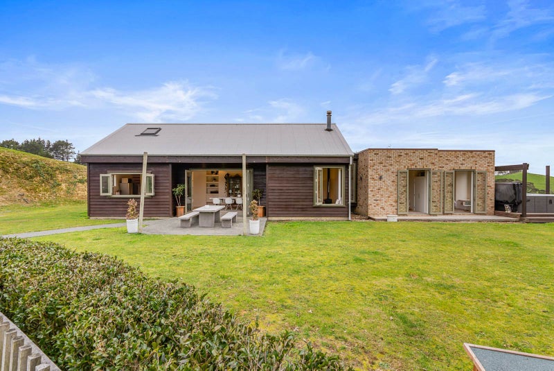 74A Graham Road, Bombay - Carousel 2