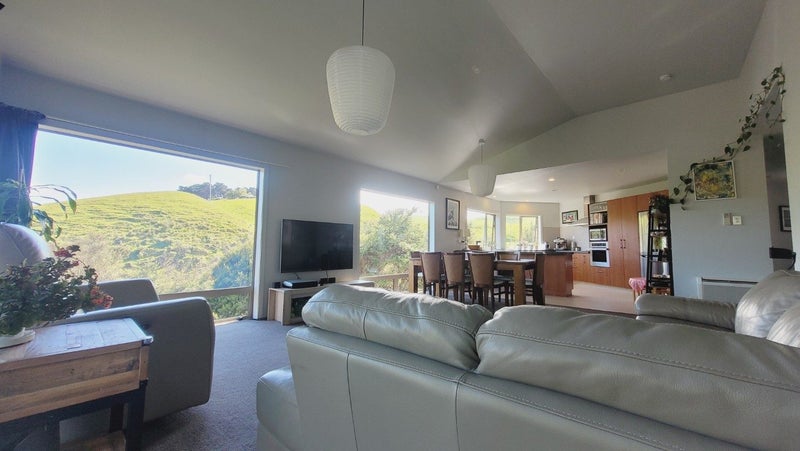 58 St Ives Drive, Camborne, Porirua - Carousel 2