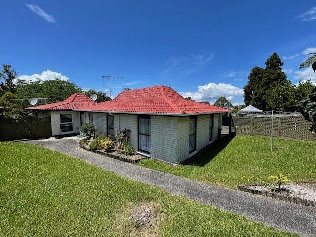 1/4 Keldale Place, Forrest Hill, Auckland - Carousel 1