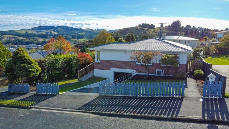 16 Bell Crescent, Concord, Dunedin - Carousel 1