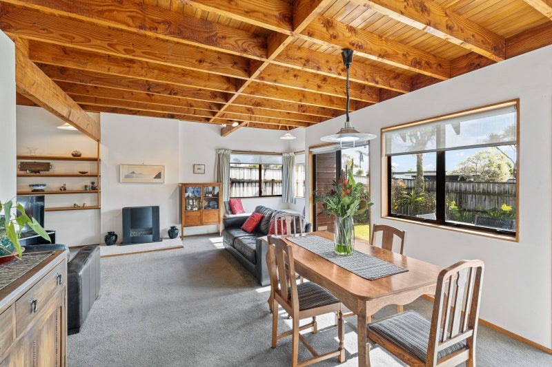 23 Wesley Avenue, Frankleigh Park, New Plymouth - Carousel 2