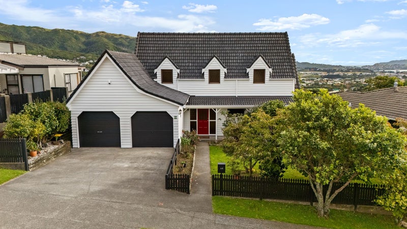 64 Woodman Drive, Tawa, Wellington - Carousel 1