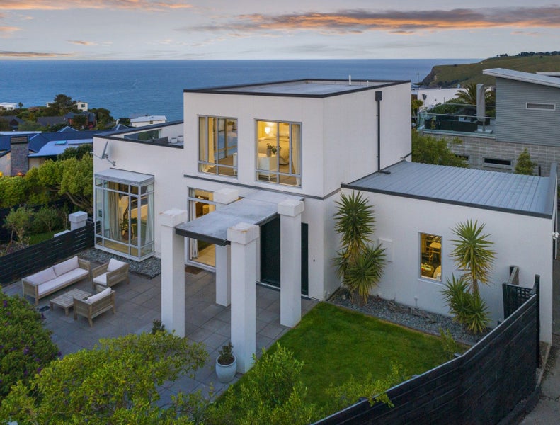 11 Godley Drive, Scarborough, Christchurch - Carousel 1