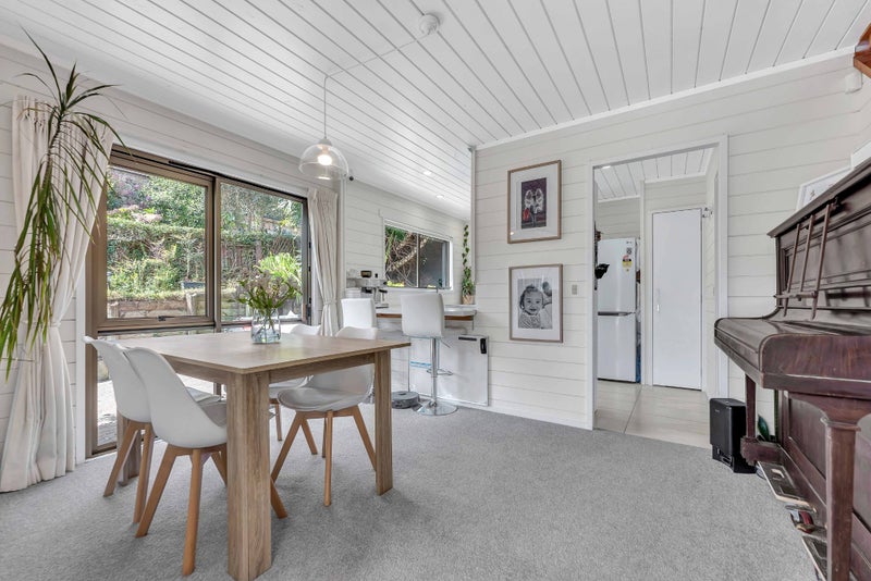 2/7 Mccall Place, Ōpaheke, Papakura - Carousel 1