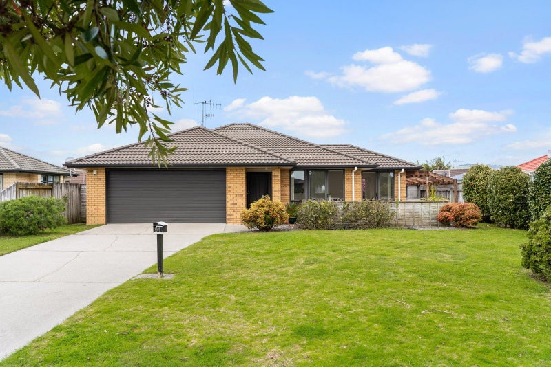 94 The Gardens Drive, Papamoa Beach, Papamoa - Carousel 1