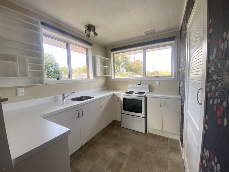 124A Govett Avenue, Frankleigh Park, New Plymouth - Carousel 2