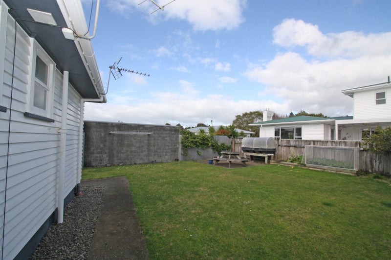 10 Trafalgar Street, Westown, New Plymouth - Carousel 15