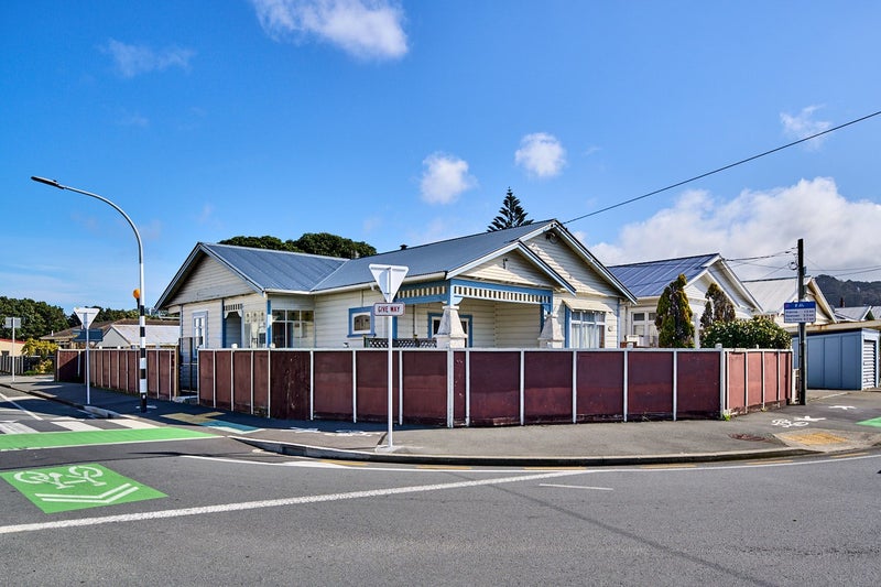 222 Coutts Street, Rongotai, Wellington - Carousel 1