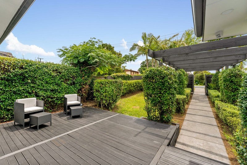 1/28 Bleakhouse Road, Mellons Bay, Auckland - Carousel 2