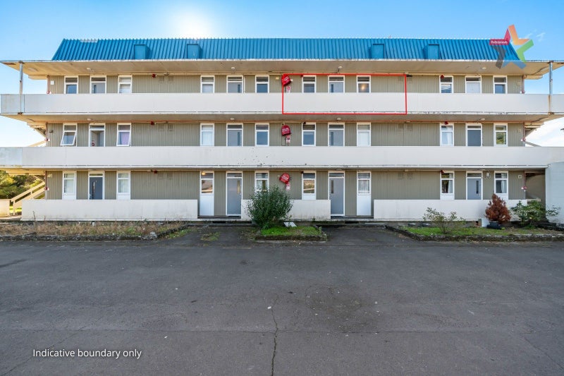 10/41 Barber Grove, Moera, Lower Hutt - Carousel 1