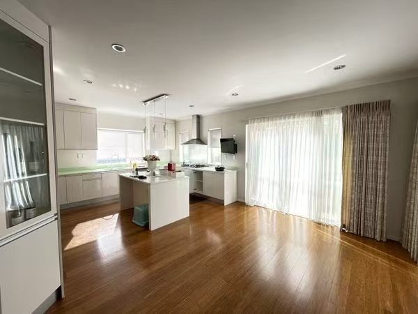 26 Ayr Road, Pakuranga, Auckland - Carousel 2