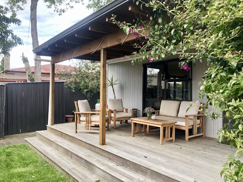 52B Galloway Street, Hamilton East, Hamilton - Carousel 1