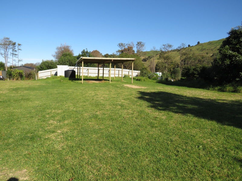 11 Blakes Approach, Māhia - Carousel 2
