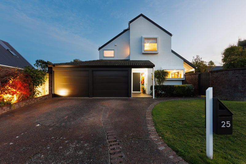25 Heathcote Place, Fitzherbert, Palmerston North - Carousel 2