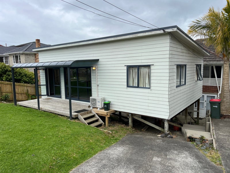 19 Lynwood Road, New Lynn, Auckland - Carousel 1