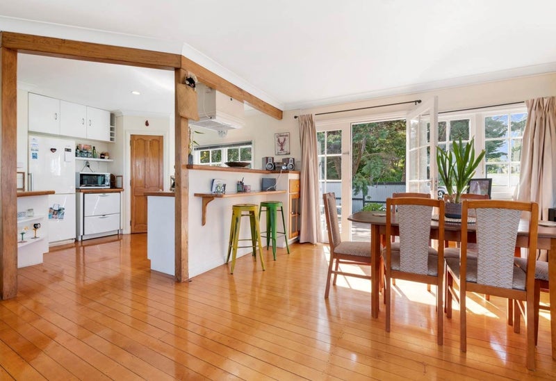 14 Elliston Crescent, Stanmore Bay, Whangaparaoa - Carousel 2