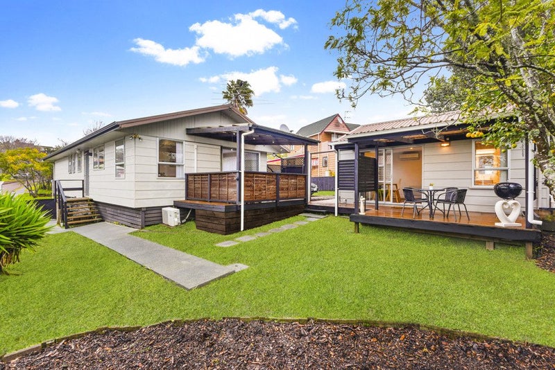 12 Aspiring Avenue, Clover Park, Auckland - Carousel 1