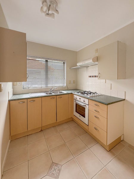 4/520 Don Buck Road, Westgate, Auckland - Carousel 1