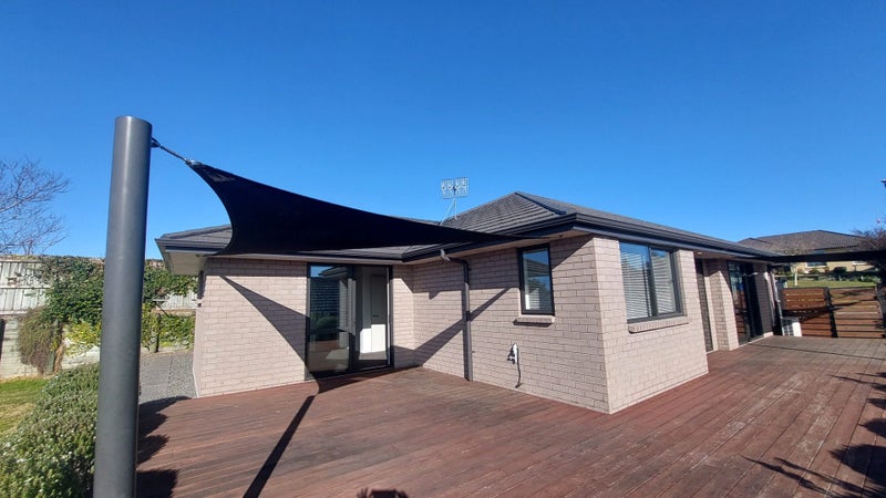 8 Kinmount Drive, Pyes Pa, Tauranga - Carousel 2