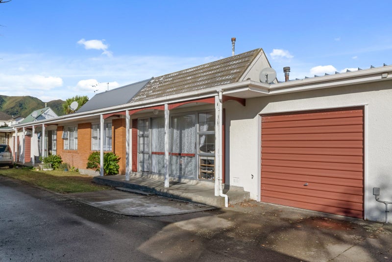 2/14 Fuller Grove, Woburn, Lower Hutt - Carousel 2