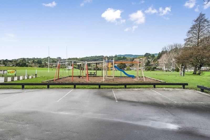 135 Clouston Park Road, Clouston Park, Upper Hutt - Carousel 21