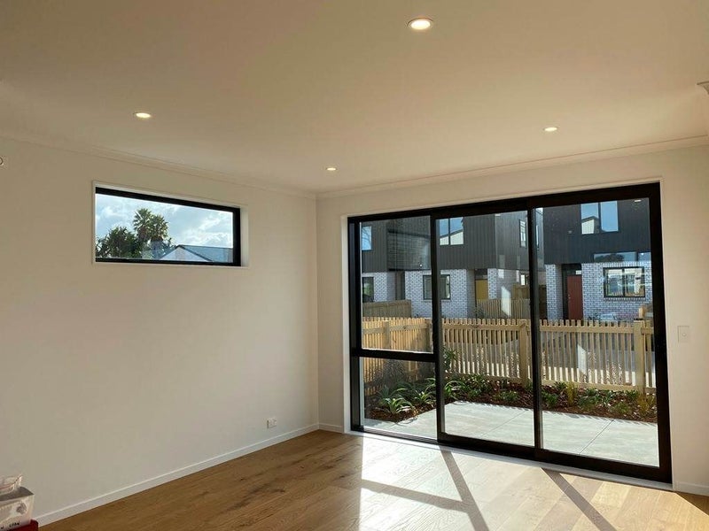 6 Manahi Lane, Panmure, Auckland - Carousel 2