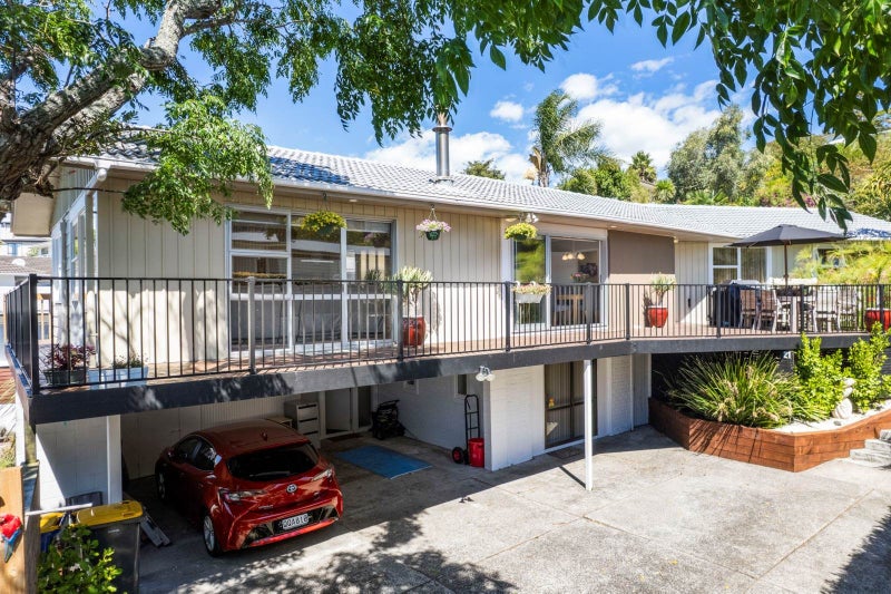 21 Hatherlow Street, Glenfield, Auckland - Carousel 1