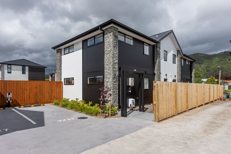 3/27 Waiwhetu Road, Waiwhetu, Lower Hutt - Carousel 1