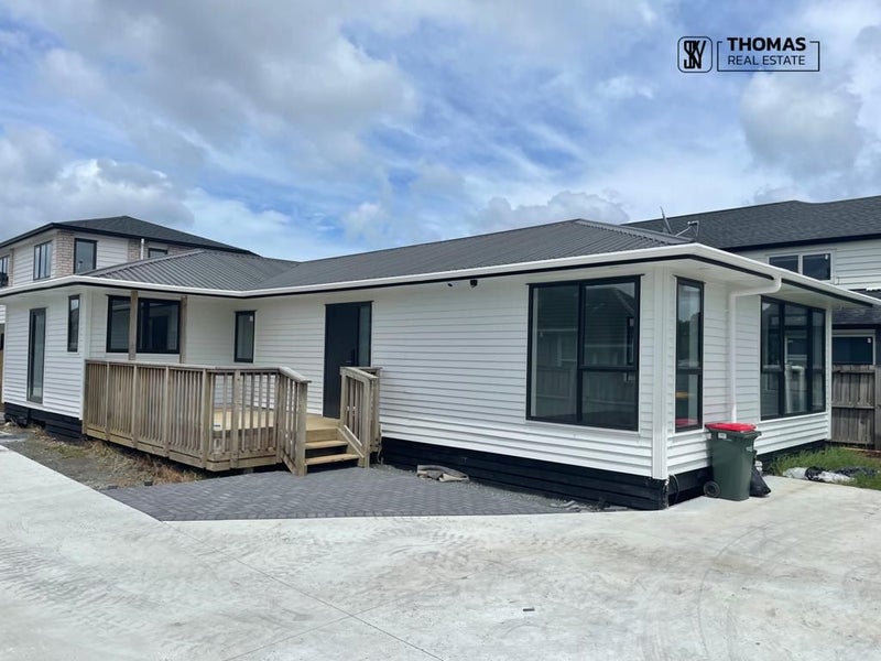 708A Massey Road, Mangere, Auckland - Carousel 1