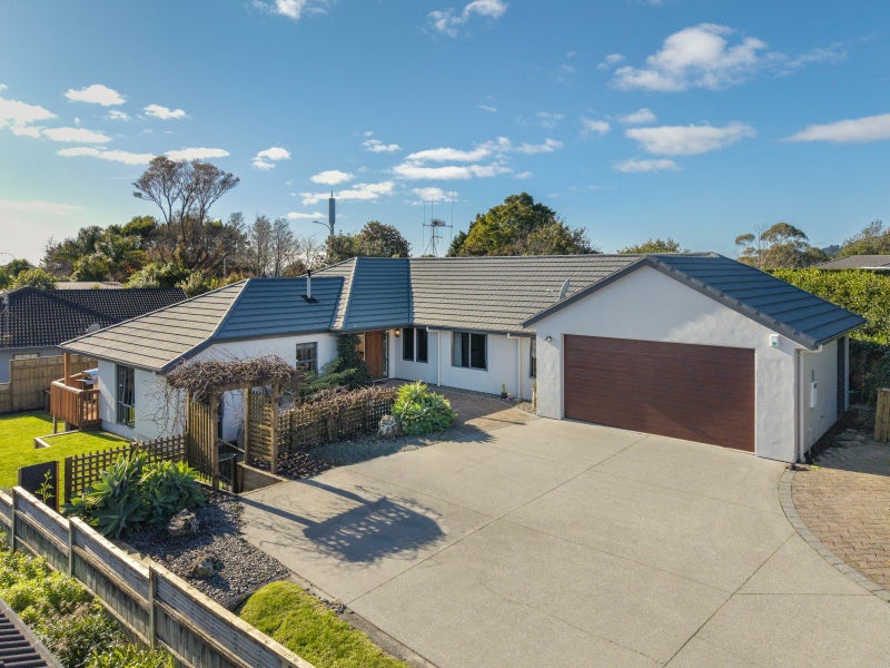 2 Holcombrooke Lane, Welcome Bay, Tauranga - Carousel 1