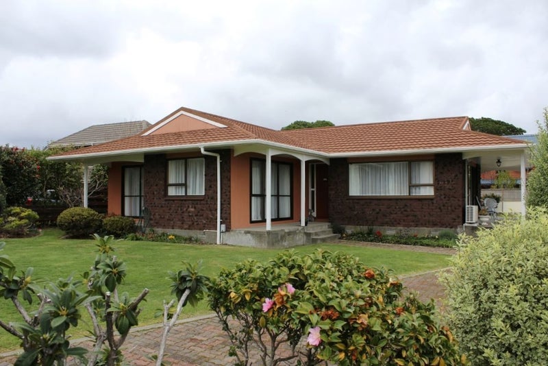 10 Awanui Drive, Waikanae - Carousel 1