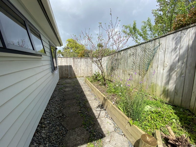 10 Ensign Place, Hillcrest, Auckland - Carousel 17