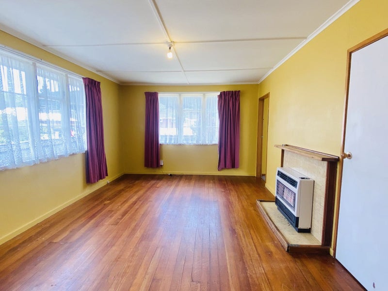 4 Hazel Street, Ebdentown, Upper Hutt - Carousel 2