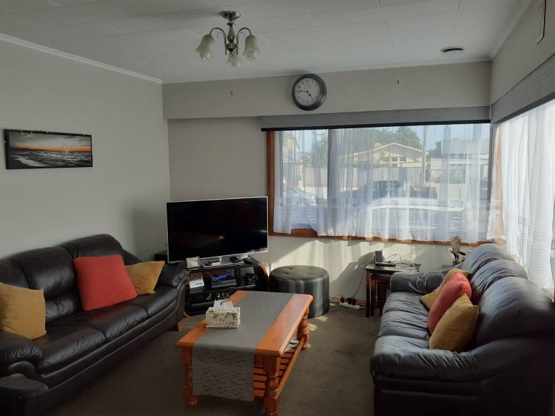136 Apu Crescent, Lyall Bay, Wellington - Carousel 2
