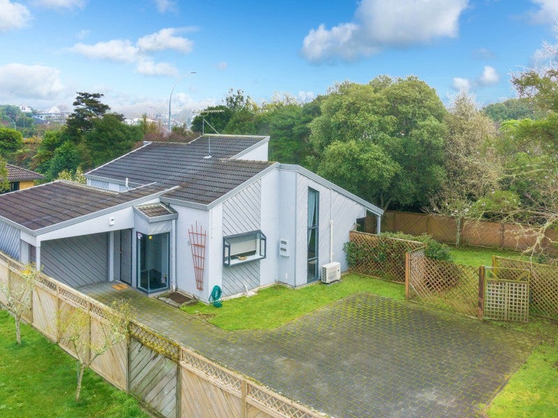 10B Ashley Street, St Andrews, Hamilton - Carousel 1