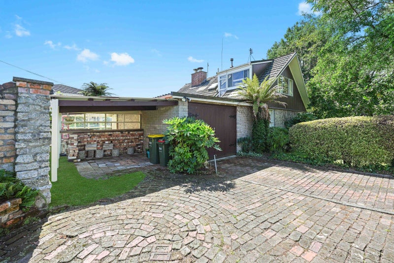 1 Deseret Road, Temple View, Hamilton - Carousel 2