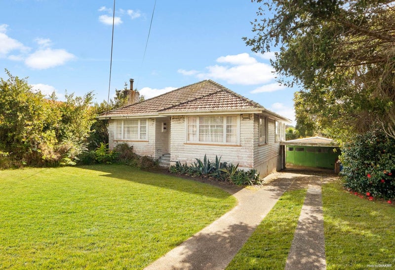 11 Cliff View Drive, Green Bay, Auckland - Carousel 6