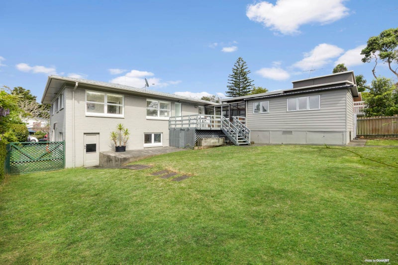 21 Totara Grove, Hillcrest, Auckland - Carousel 1