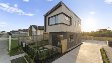 1/10 Silver Creek Road, Weymouth, Auckland - Carousel 1