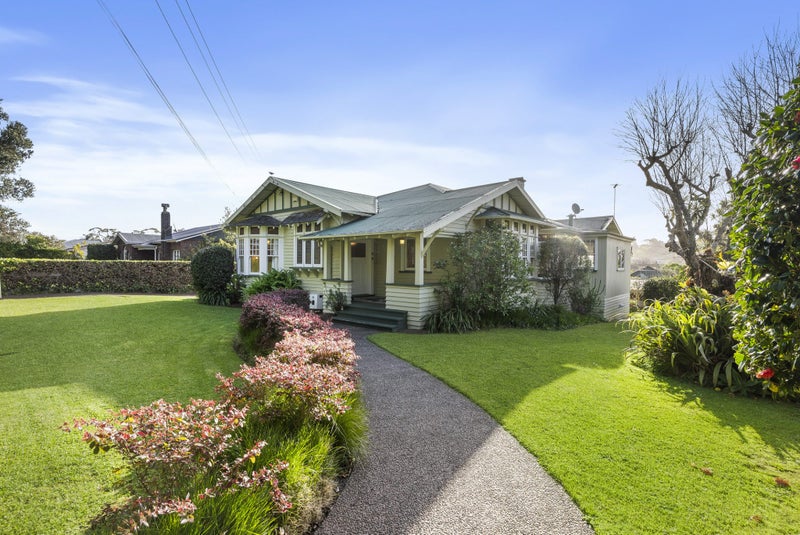11 Aratonga Avenue, Greenlane, Auckland - Carousel 1