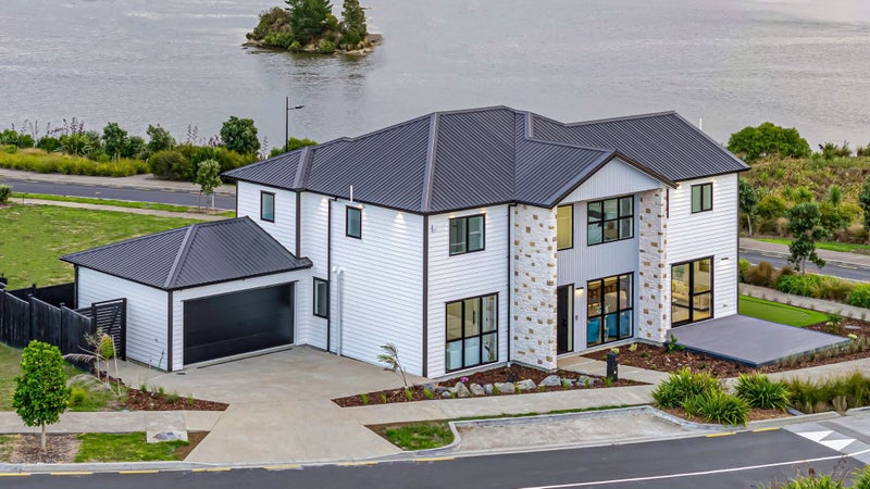 12 Emerald Avenue, Rosehill, Papakura - Carousel 1