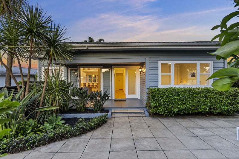 53 Holly Street, Avondale, Auckland - Carousel 1