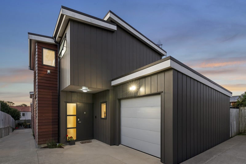 49C Titirangi Road, New Lynn, Auckland - Carousel 1