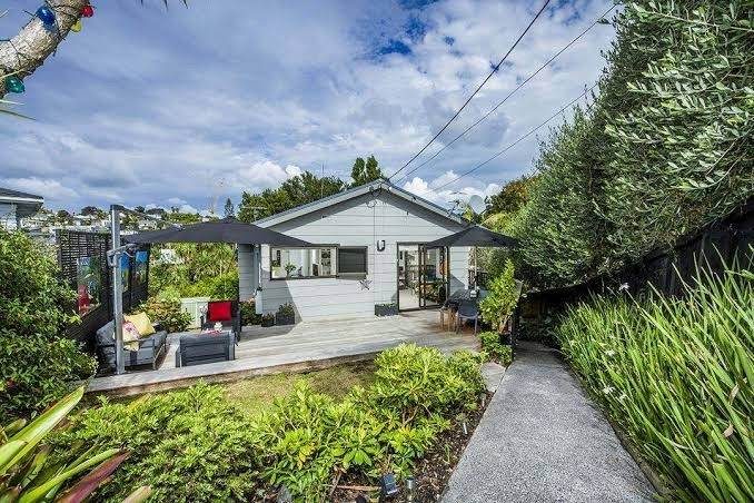 1/36 Cassino Street, Bayswater, Auckland - Carousel 1