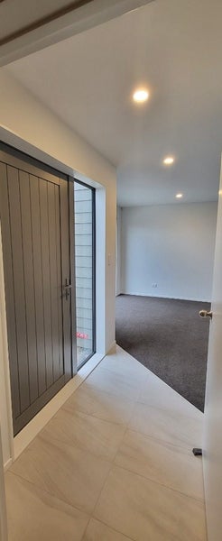 100B Point England Road, Point England, Auckland - Carousel 2