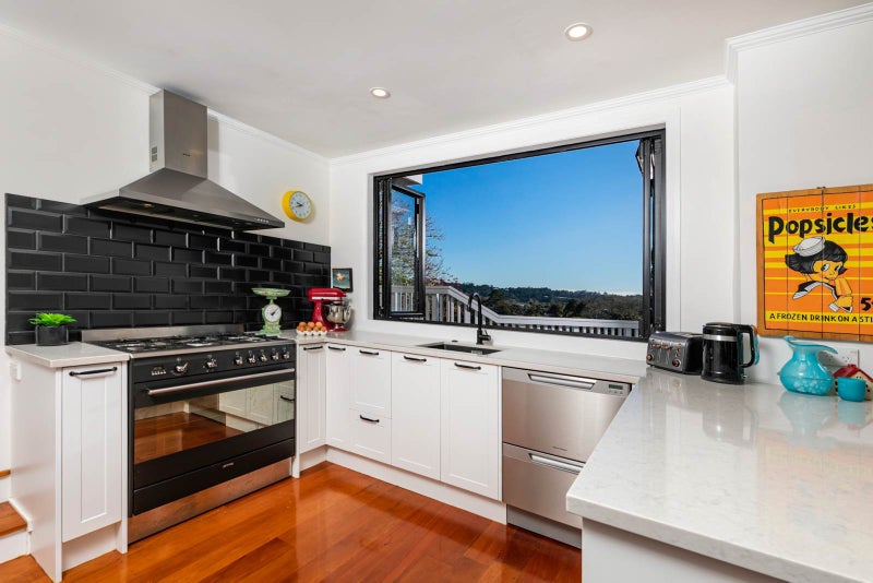 25 Marae Road, Greenhithe, Auckland - Carousel 2