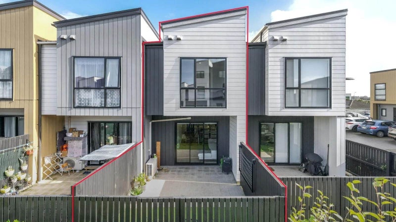 15/47A Huntington Drive, Huntington Park, Auckland - Carousel 1